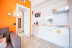 Modern Flat Near Madrid Center | Parking & Terrace - Image 3