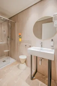 Modern Flat Near Madrid Center | Parking & Terrace - Image 4