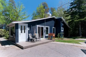 Saint-Ho • Happy Chalet at Lac Docteur - Image 2