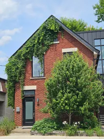 Little Brick House-2 Bedroom Private House - Image 5