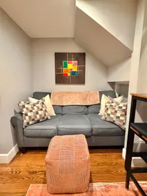 Stylish and cozy suite with private entrance - Image 5