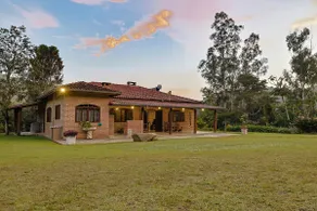 Private Country House | Fireplace and Pet Friendly - Image 2