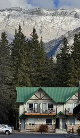 Mt. View/1km to Banff/Washer/Dryer/Kitchen/BBQ - Image 5