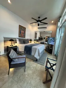 Suite with a pool and private terrace, Villas Mackay - Image 5