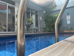 Suite with a pool and private terrace, Villas Mackay - Image 3