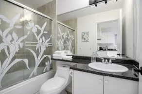 Luxury 1-Bedroom Suite in Vancouver - Image 3
