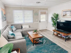 Atlantic Winds Cottage~ Cozy, Quaint, Steps2beach! - Image 4