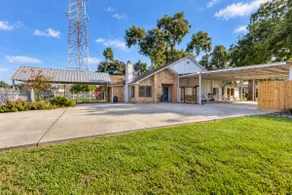 Cozy HTX Home | Gated Parking & Outdoor Living - Image 4