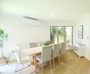 Relax At Alex | Modern Beach Retreat, 400m to Sand - Image 3