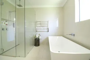 Relax At Alex | Modern Beach Retreat, 400m to Sand - Image 4