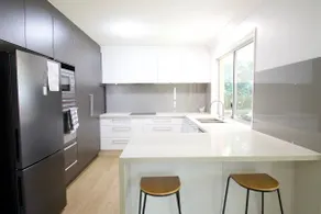 Relax At Alex | Modern Beach Retreat, 400m to Sand - Image 2