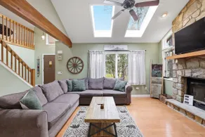 Woodbury Lodge - Cozy House Close to Jack Frost! - Image 4