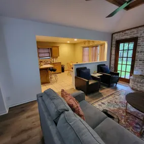 Pet friendly, no pet fees. 3bedrooms/2 full baths - Image 4