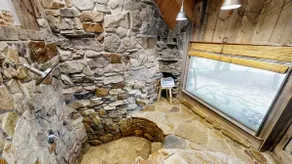 The Roundabout Cabin - Image 4