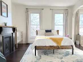 Clean, Cozy, Historic, Stylish, Convenient - Image 2