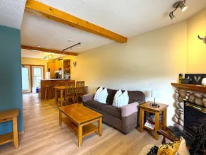 🇨🇦Ski Season! Mountain View 2-Storey Townhouse🇨🇦 - Image 2