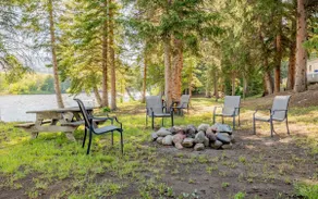 Clarks Fork Crossing- Direct River Access, Large family Cabin! - Image 5