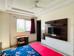 Entire 1 BHK near Golf Course Road - Image 2