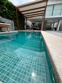 House with heated pool, garden and terrace - Image 5