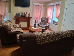 Spacious 3 bdrm apartment 1st Fl - Image 3