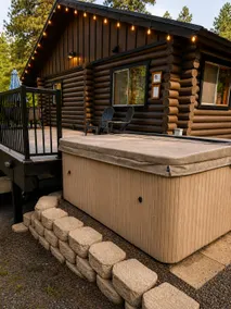 Luxury Log Retreat with hot tub. 2 miles to Town - Image 5
