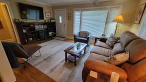 The Carolina Place, walking distance to downtown - Image 4