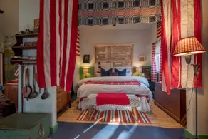 ”4th of July Cottage” Open: Fire Pit + King Bed - Image 2