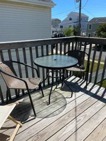 Charming Beach Block Apartment - Image 5