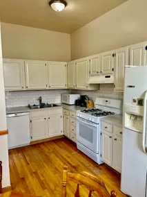 At Home in St Louis - *Pet Friendly* - Image 4