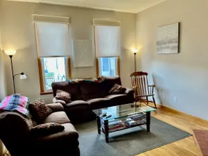 At Home in St Louis - *Pet Friendly* - Image 2