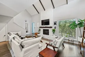 Beautiful Bungalow with HOT TUB! Clean & Cozy - Image 2