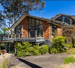 Open House in Narooma. Up to 5 Guests. 2 Bathrooms - Image 2