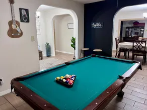 Fun filled Tampa home. Pool, jacuzzi, game room - Image 5