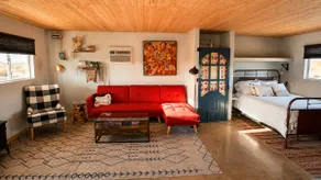 The Pink Cabin -Secluded 40 Acres - Stargazing - Image 4