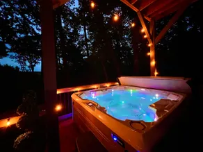 Mountain Views/Hot Tub Karaoke Gameroom Firepit - Image 3