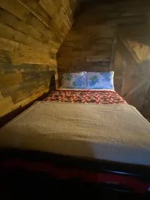 ‘Back in Time’ Farm Stay Cabin- now with A/C - Image 2