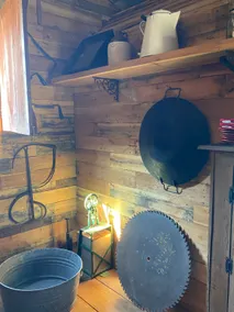 ‘Back in Time’ Farm Stay Cabin- now with A/C - Image 5