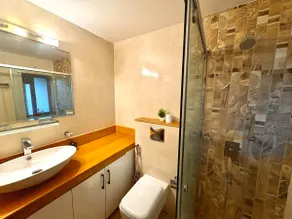 Sea-View 4BHK Penthouse w/ Pool in Panjim - Image 4