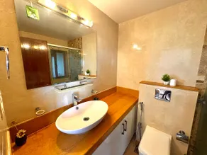 Sea-View 4BHK Penthouse w/ Pool in Panjim - Image 5