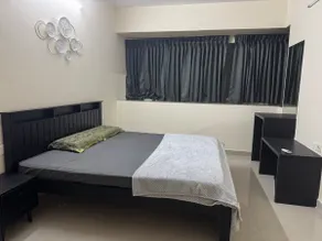 3BHK, 11th floor with sea & city views, amenities - Image 3
