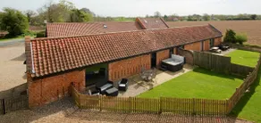No. 1 Brick Kiln Barns - 2 Bed Cottage & Hot Tub - Image 3