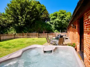 No. 1 Brick Kiln Barns - 2 Bed Cottage & Hot Tub - Image 2
