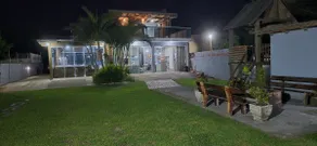 lakeside house with boat ramp - Image 3