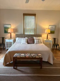 Historic guest house with modern conveniences. - Image 4