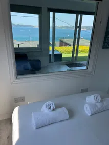 2-Bed Sea View chalet with Gated Parking & BBQ - Image 3