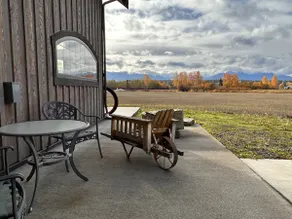 The Tractor Shed-King Bed (Olympic Mountains View) - Image 4