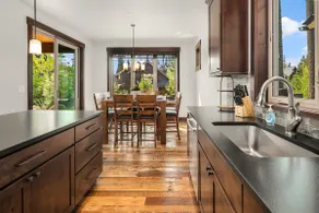 New, Luxury Home in Suncadia! Great Value * Hot Tub * Specials! - Image 2