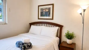 3Q Beds with FREE parking on a budget - Image 2