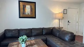 3Q Beds with FREE parking on a budget - Image 3