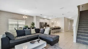 5 Bedrooms / 4 Bathrooms / Storey Lake (4813 Ml) - Image 3